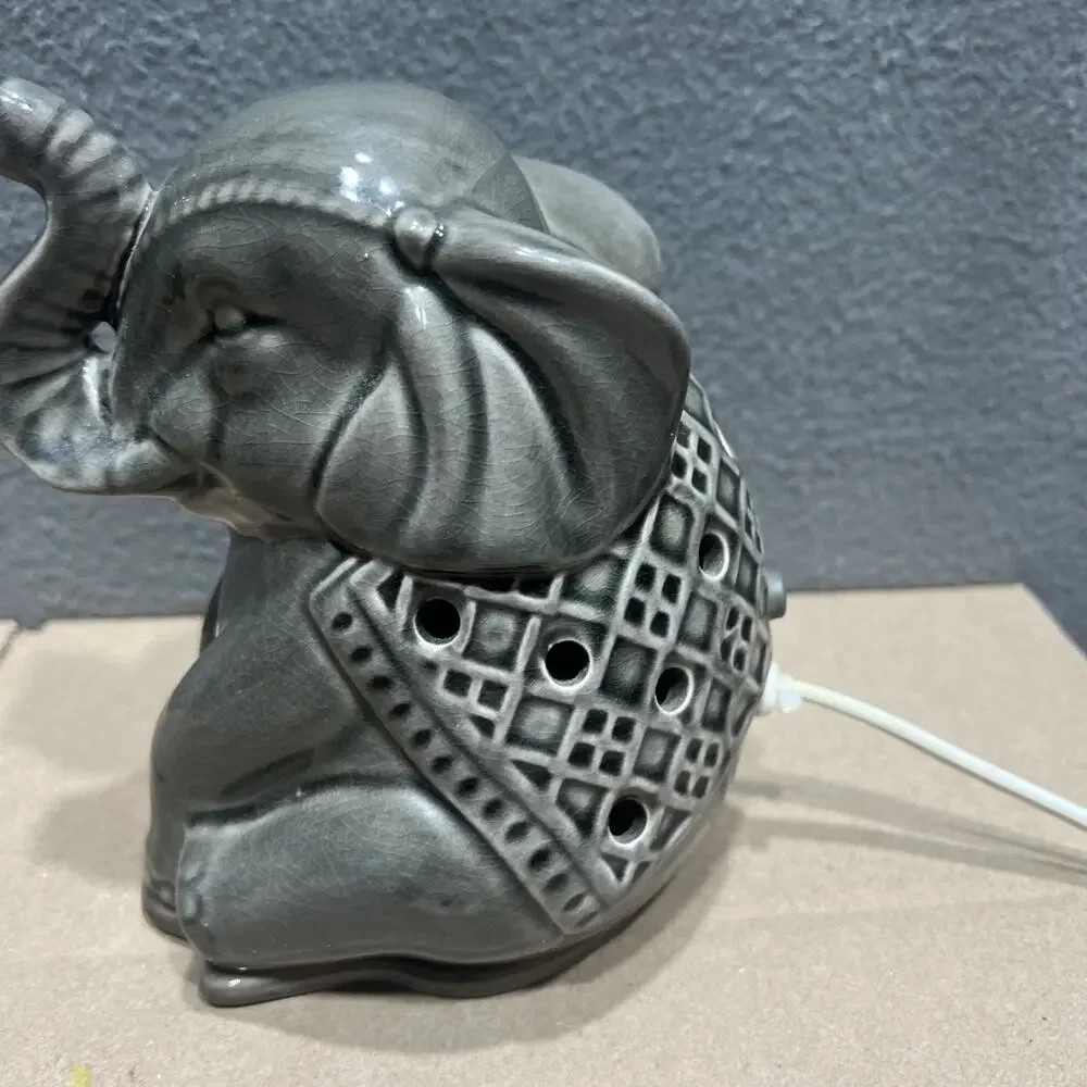 Better Homes and Gardens Elephant Wax Warmer Scentsy Inverted Bottom Wax Tray